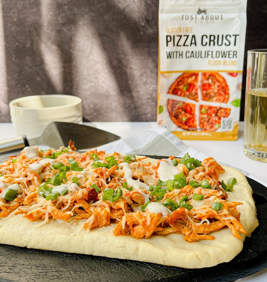 Buffalo chicken flat bread