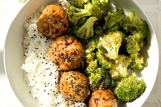 Sesame chicken meatballs with rice